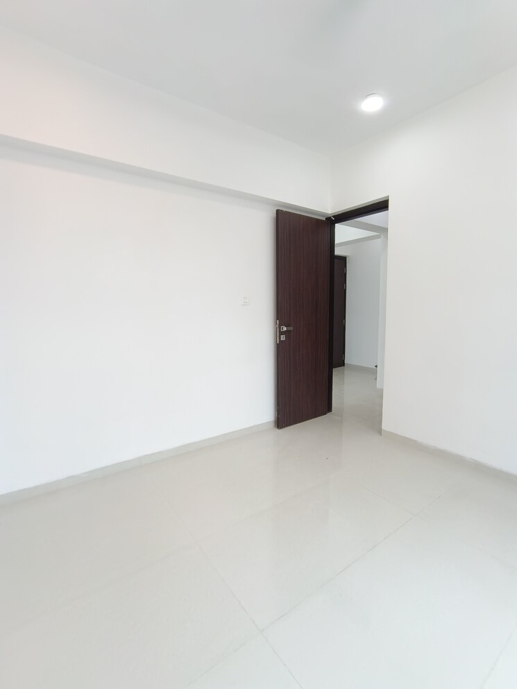 Room, ic colony 2 Bedroom 700 Sq.Ft. Apartment In Ic Colony Mumbai 8722852
