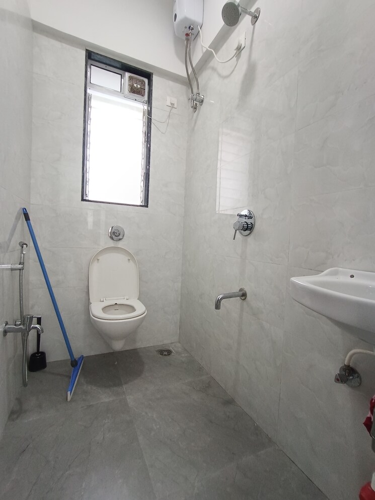 Bathroom, ic colony 2 Bedroom 700 Sq.Ft. Apartment In Ic Colony Mumbai 8722852