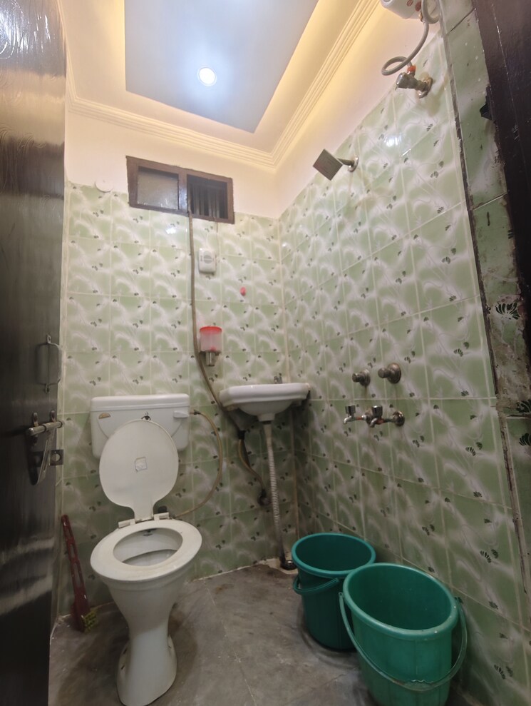 Bathroom, govindpuri 1 Bedroom 450 Sq.Ft. Builder Floor In Govindpuri Delhi 8722858