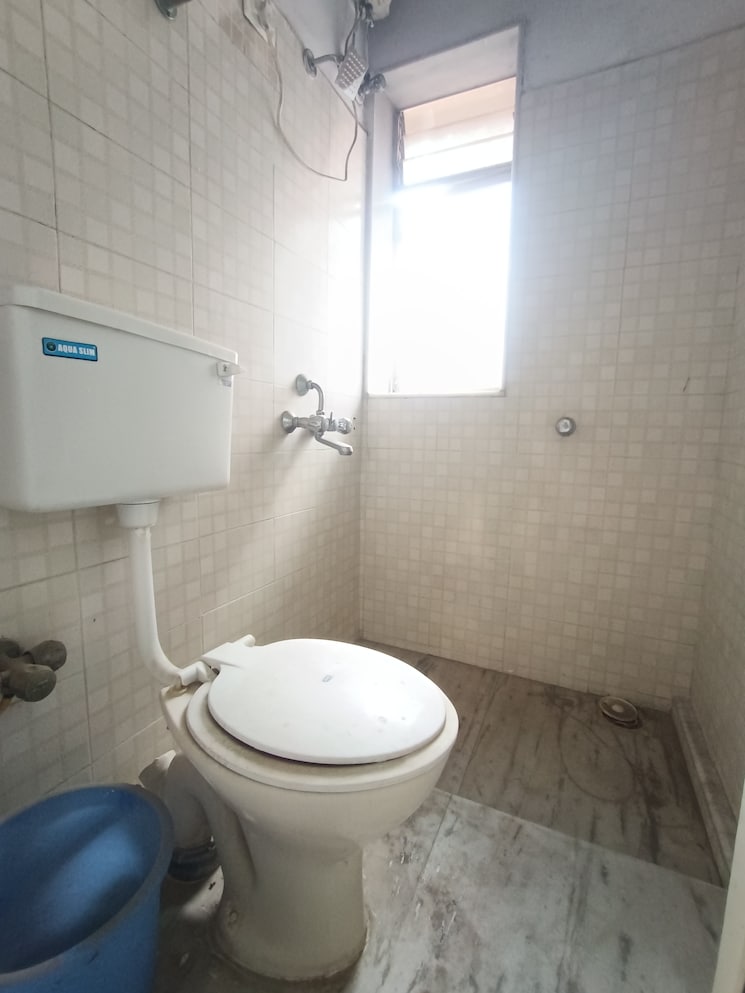 Bathroom, ic colony 1 Bedroom 450 Sq.Ft. Apartment In Ic Colony Mumbai 8722875