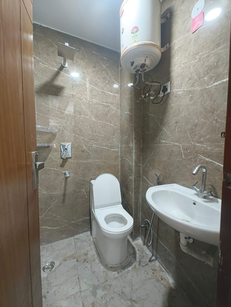Bathroom, malviya nagar 1 Bedroom 700 Sq.Ft. Builder Floor In Malviya Nagar Delhi 8722884