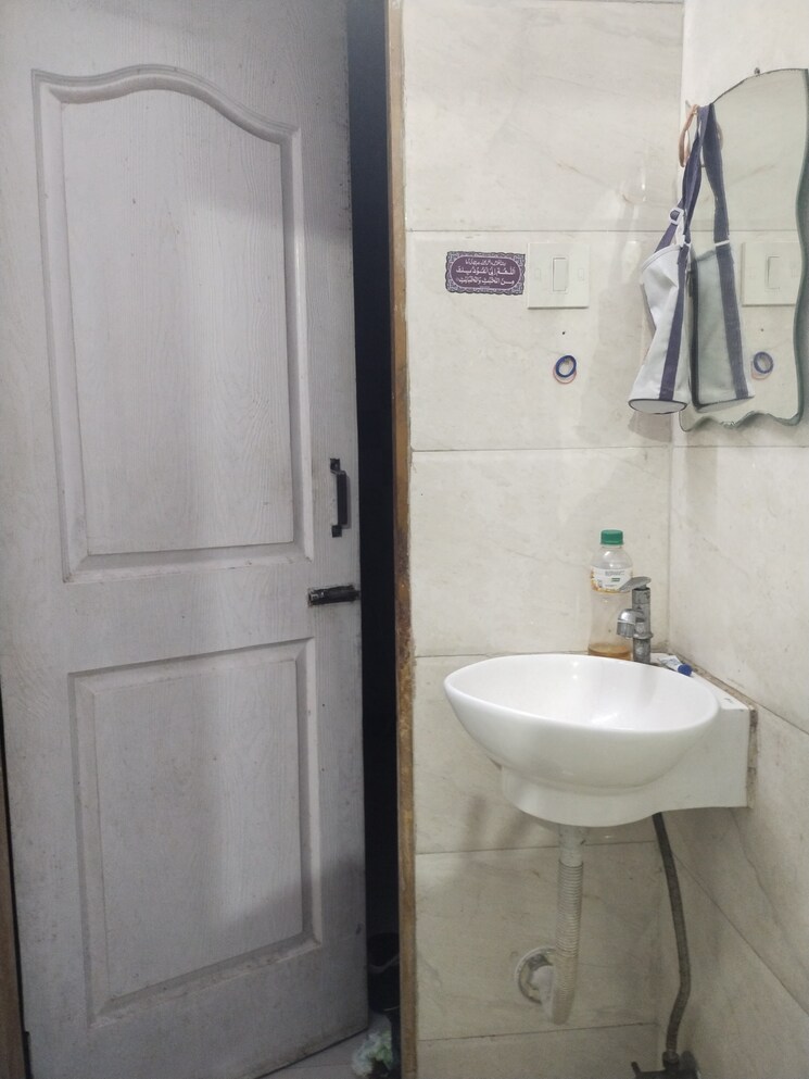 Bathroom, reliable-gulraj-tower 1 Bedroom 460 Sq.Ft. Apartment In Kurla Mumbai 8722895