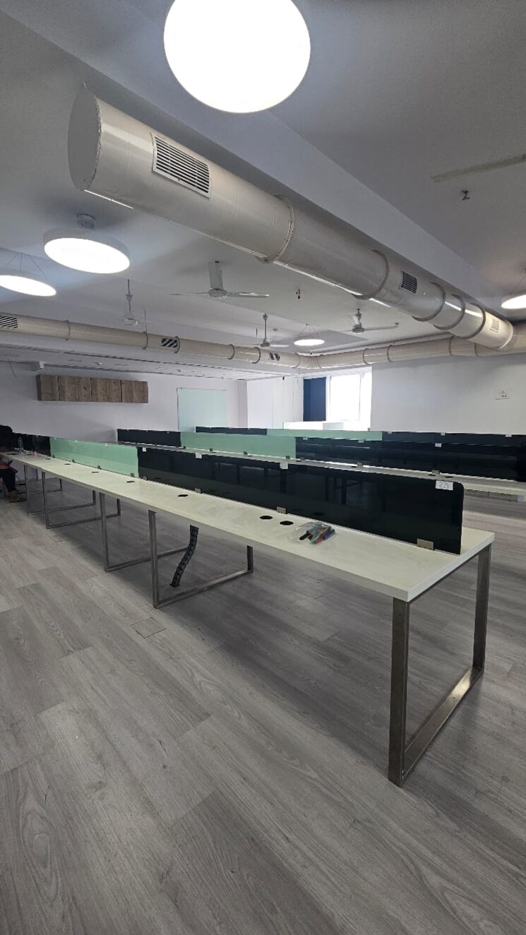 Team Area, express-zone Commercial Office Space 2400 Sq.Ft. In Malad East Mumbai 8722911