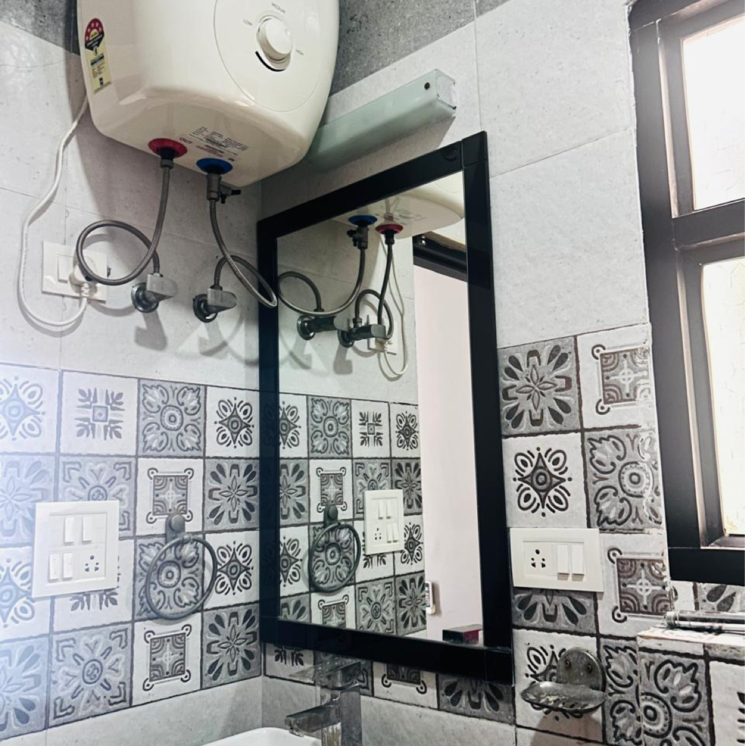 Attached Bathroom, kalkaji 3 Bedroom 1850 Sq.Ft. Builder Floor In Kalkaji Delhi 8722915