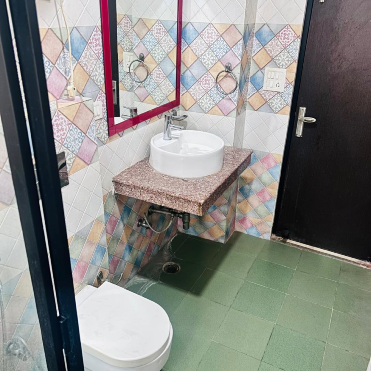 Bathroom, kalkaji 3 Bedroom 1850 Sq.Ft. Builder Floor In Kalkaji Delhi 8722915