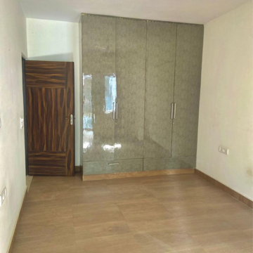 Room in 2 BHK Builder Floor at Safdarjung Enclave – for Rent