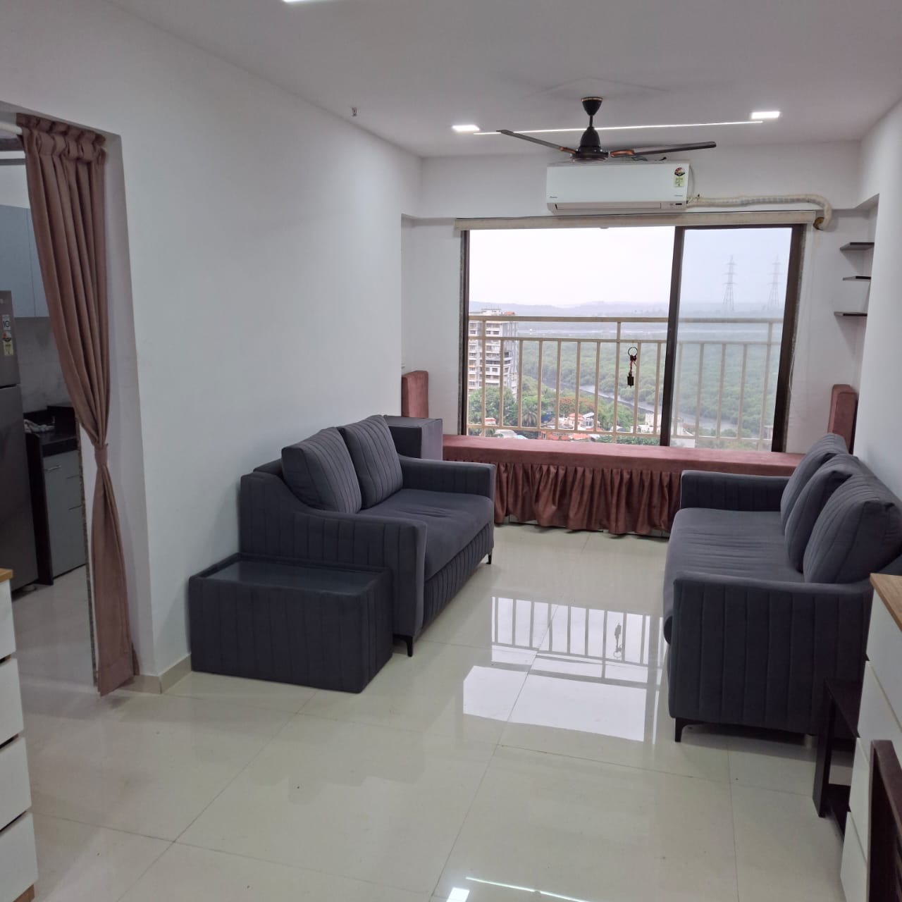 2 BHK Apartment For Rent in Lotus Unity