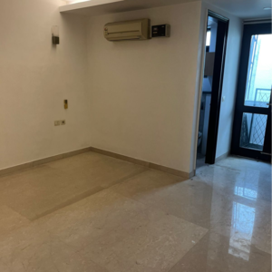 Room in 3 BHK Builder Floor at Green Park – for Sale