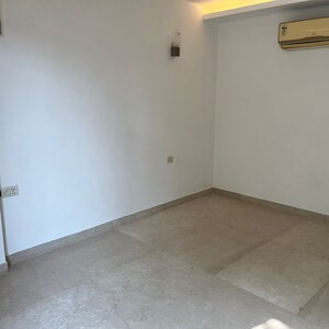 Room in 3 BHK Builder Floor at Green Park – for Sale