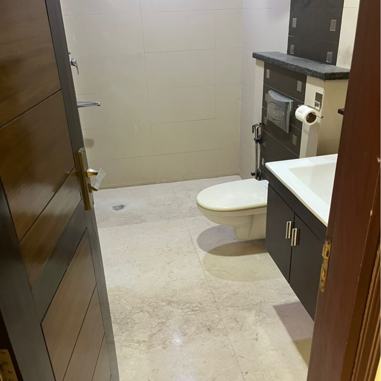Bathroom, green park 3 Bedroom 1850 Sq.Ft. Builder Floor In Green Park Delhi 8722932