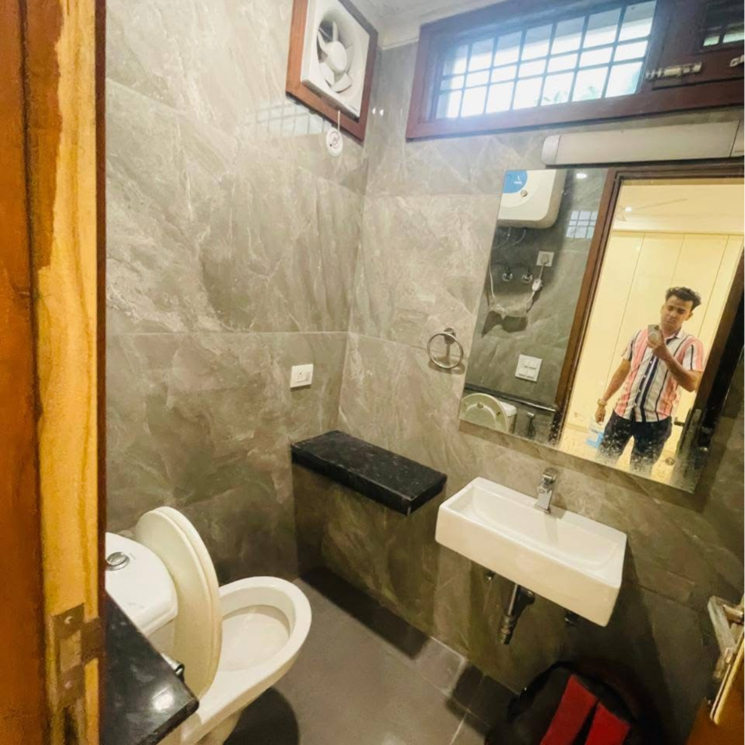 Attached Bathroom, kalkaji 3 Bedroom 1850 Sq.Ft. Builder Floor In Kalkaji Delhi 8722950