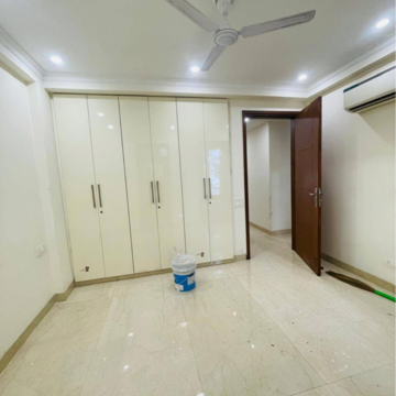 Room in 3 BHK Builder Floor at Kalkaji – for Rent