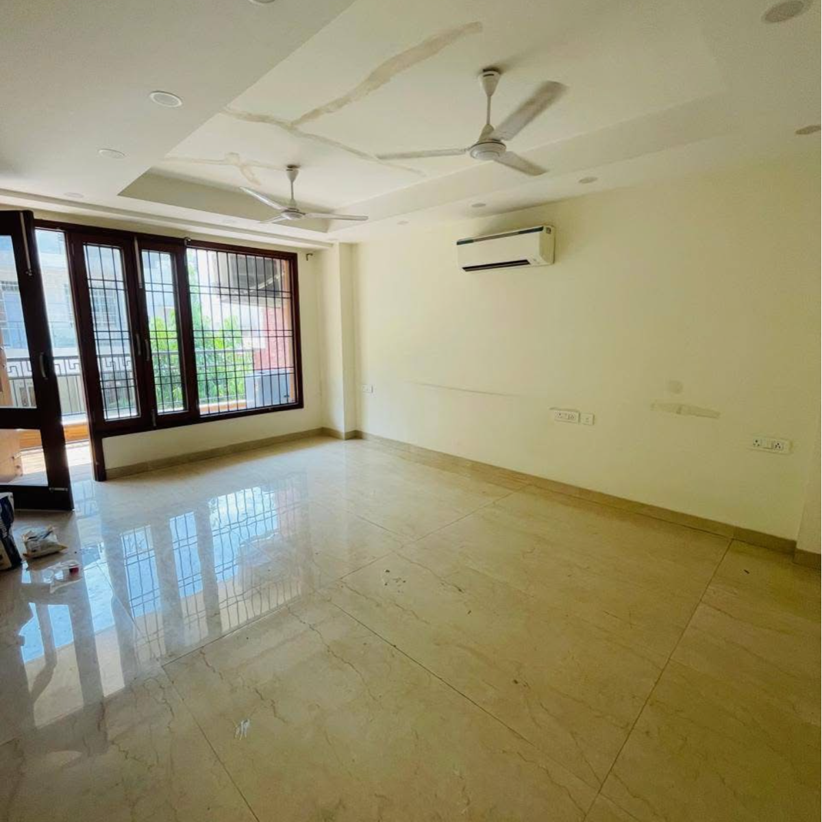 3 BHK + Servant Room Builder Floor For Rent in Kalkaji