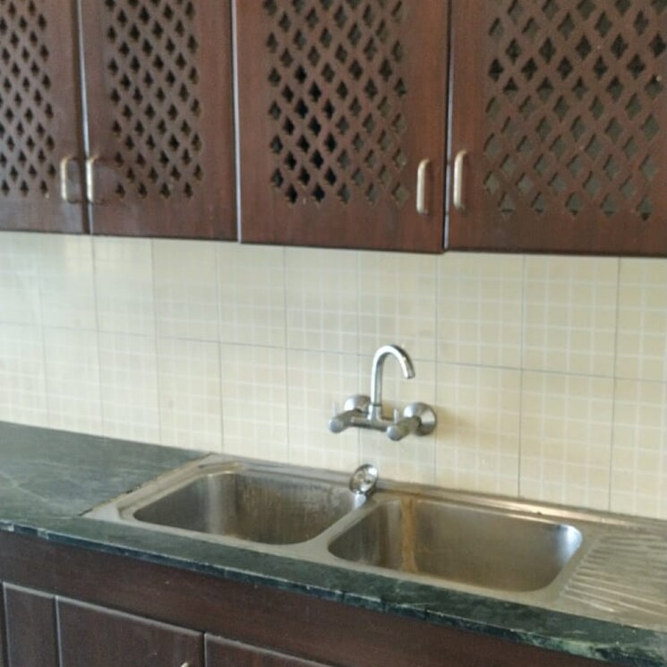 Bathroom, dlf-the-royalton-tower 4 Bedroom 2940 Sq.Ft. Apartment In Golf Course Road Gurgaon 8722968