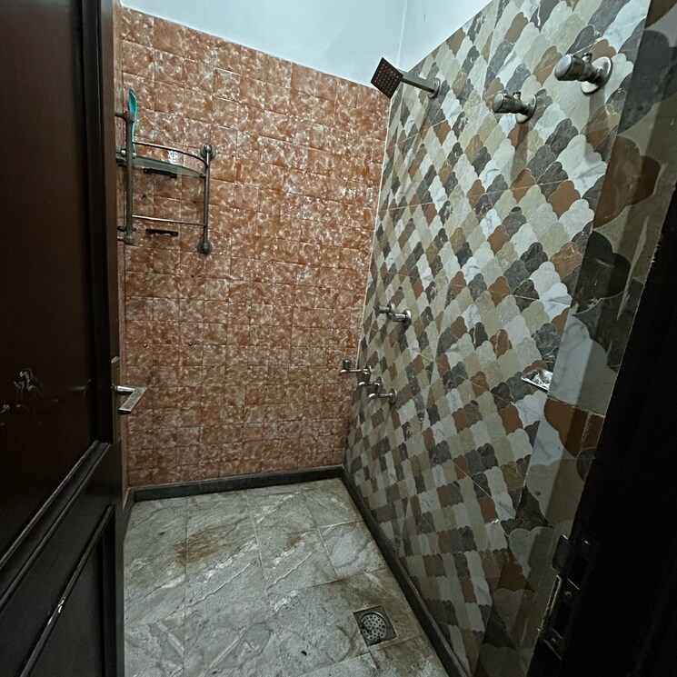Bathroom, kotla mubarakpur 1 Bedroom 700 Sq.Ft. Builder Floor In Kotla Mubarakpur Delhi 8722973
