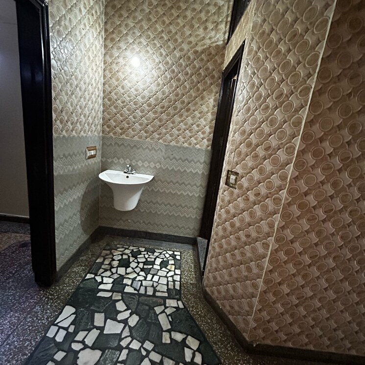 Bathroom, kotla mubarakpur 1 Bedroom 700 Sq.Ft. Builder Floor In Kotla Mubarakpur Delhi 8722973