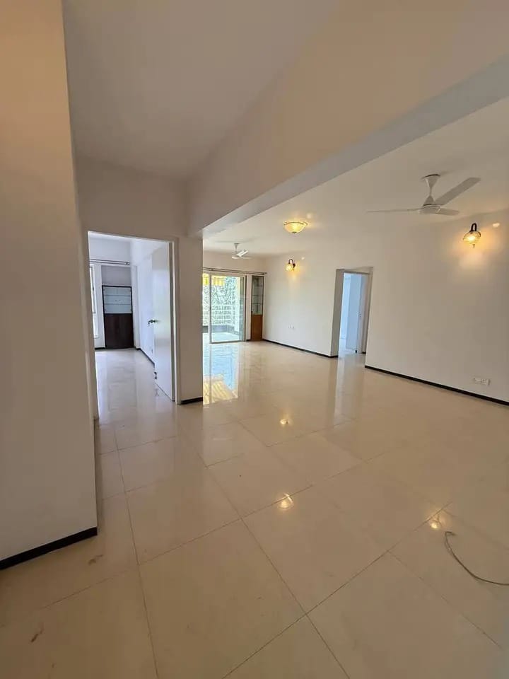 3 BHK 1600 Sq.Ft. Apartment in Clover Village