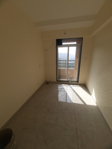 Room in 2 BHK Apartment at Rdc Pinewood, Kasarvadavali – for Rent