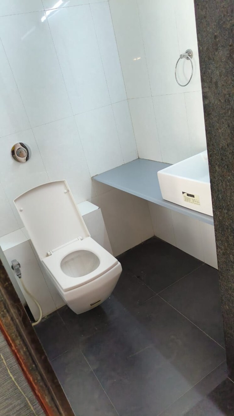 Bathroom, sarla-garden 4 Bedroom 1700 Sq.Ft. Apartment In Vakola Mumbai 8722992