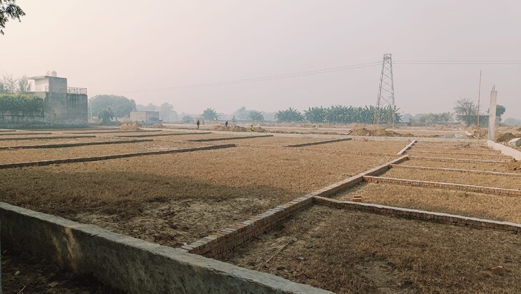 Nearby, surajpur  100 Sq.Yd. Plot In Surajpur Greater Noida 8723000