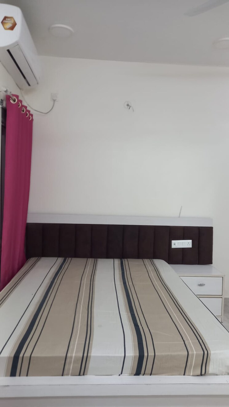 Master Bedroom, hazratganj 3 Bedroom 1500 Sq.Ft. Apartment In Hazratganj Lucknow 8723006