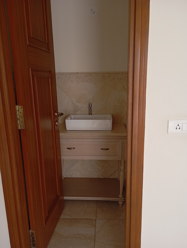 Bathroom, aditya-casa-grande 4 Bedroom 7300 Sq.Ft. Villa In Narsingi Hyderabad 8723011