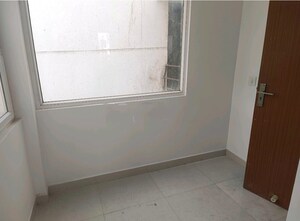 Bathroom in 2 BHK Apartment at Express Zenith, Sector 77 – for Sale