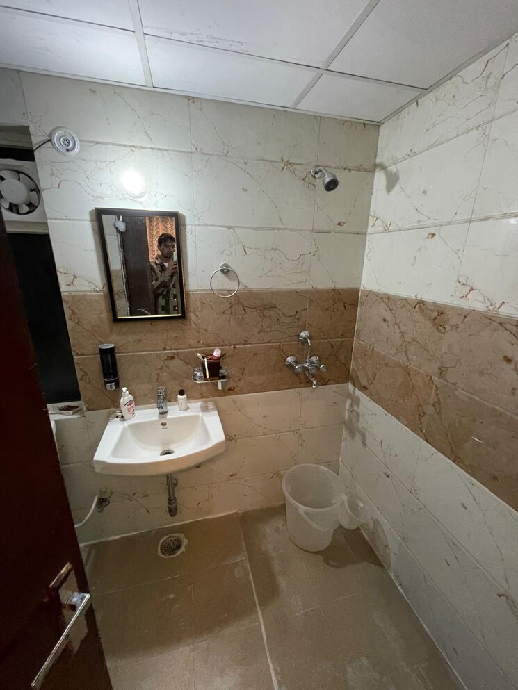 Bathroom, amrapali-leisure-park 2 Bedroom 845 Sq.Ft. Apartment In Amrapali Leisure Valley Greater Noida 8723022