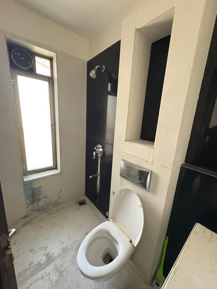 Bathroom, lodha-luxuria-westgate 3 Bedroom 1845 Sq.Ft. Apartment In Majiwada Thane 8723021