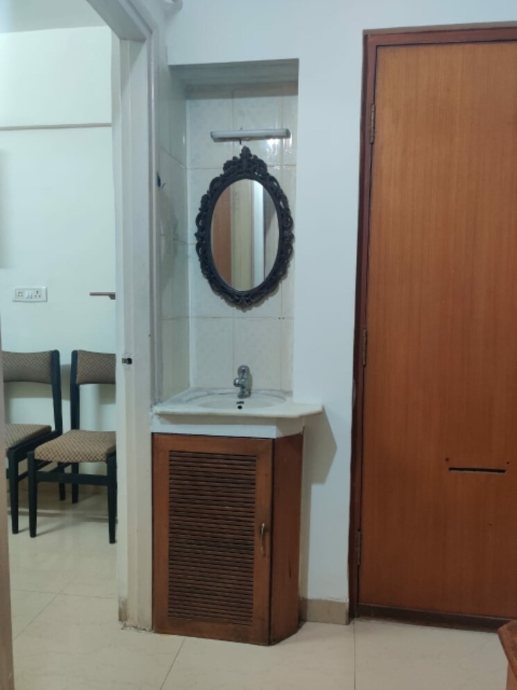 Bathroom, royal-tower-chs-ltd 1 Bedroom 650 Sq.Ft. Apartment In Borivali West Mumbai 8723055