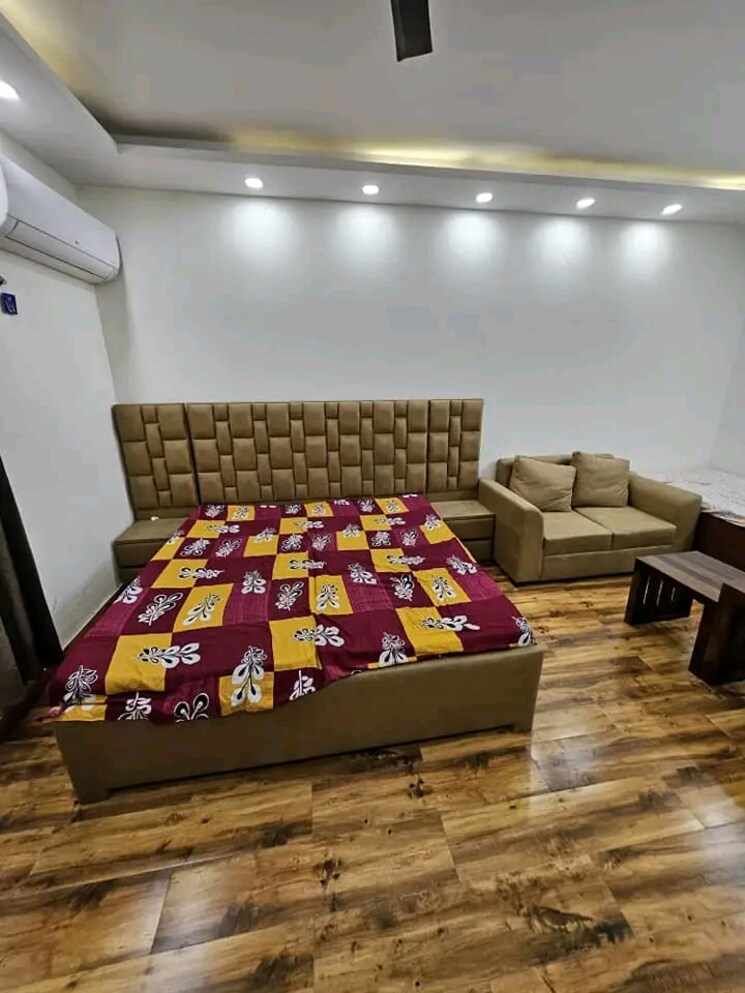 Bedroom, saket Studio 350 Sq.Ft. Builder Floor In Saket Delhi 8723071