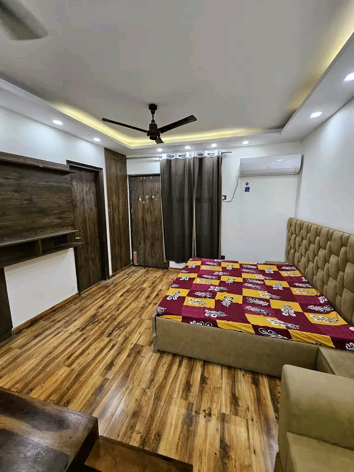 StudioBuilder Floor For Rent in Saket