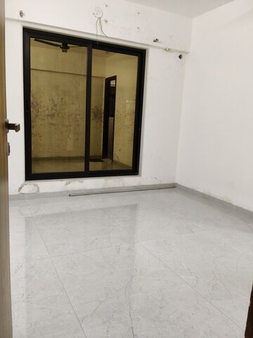 Room in 2 BHK Apartment at Diamond Park, Santacruz East – for Rent