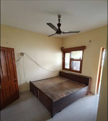 Room in 2 BHK Builder Floor at Sector 45 – for Rent