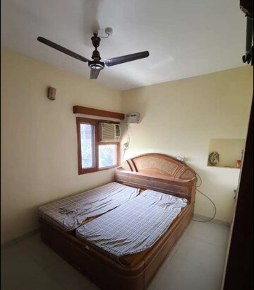 Bedroom in 2 BHK Builder Floor at Sector 45 – for Rent