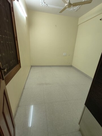Master Bedroom in 2 BHK Builder Floor at New Thippasandra – for Rent