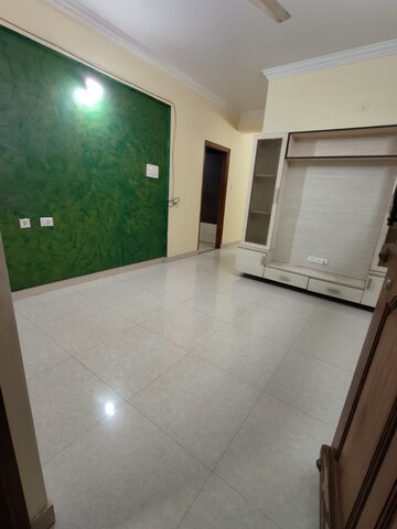 Master Bedroom in 2 BHK Builder Floor at New Thippasandra – for Rent