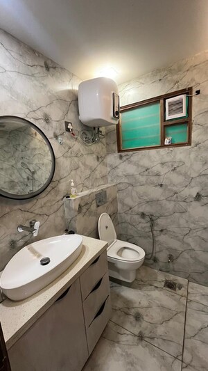 Bathroom in 3 BHK Builder Floor at BPTP Parkland Pride, Sector 77 – for Sale
