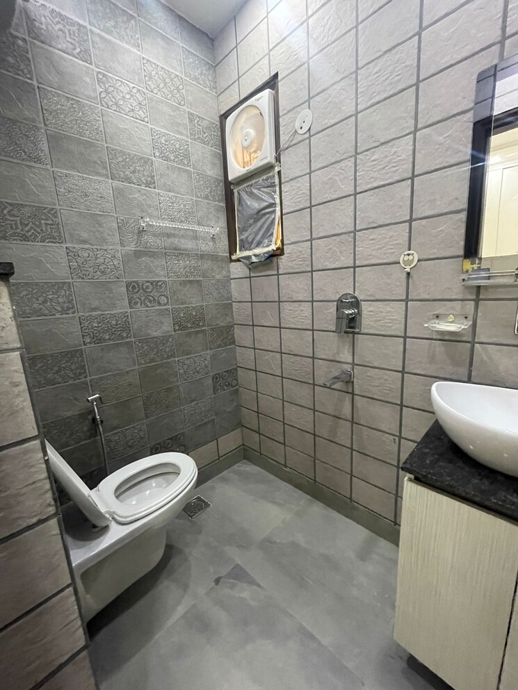 Bathroom, sahridaya-apartments 3 Bedroom 1100 Sq.Ft. Builder Floor In Paschim Vihar Delhi 8723167