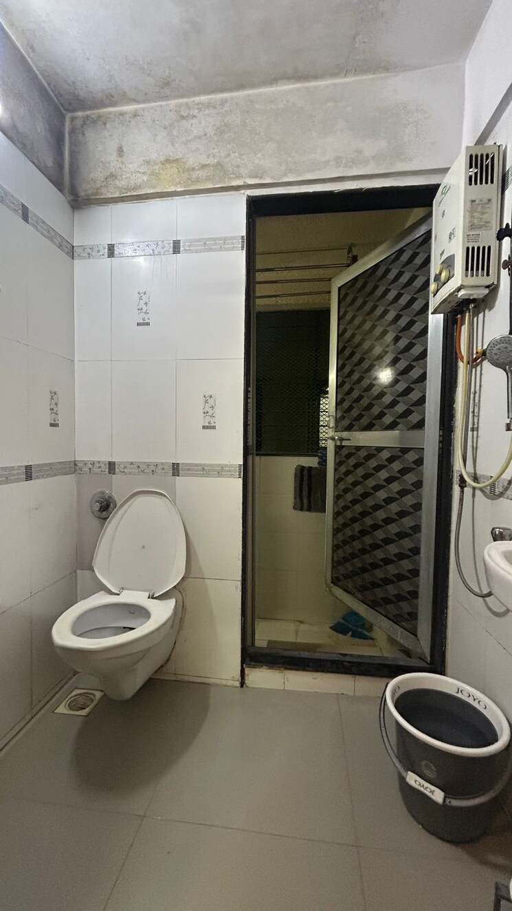 Bathroom, vrindavan-chs-malad-east 2 Bedroom 605 Sq.Ft. Apartment In Malad East Mumbai 8723171