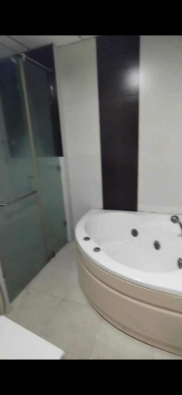 Bathroom, sector 78 3 Bedroom 1600 Sq.Ft. Apartment In Sector 78 Faridabad 8723202