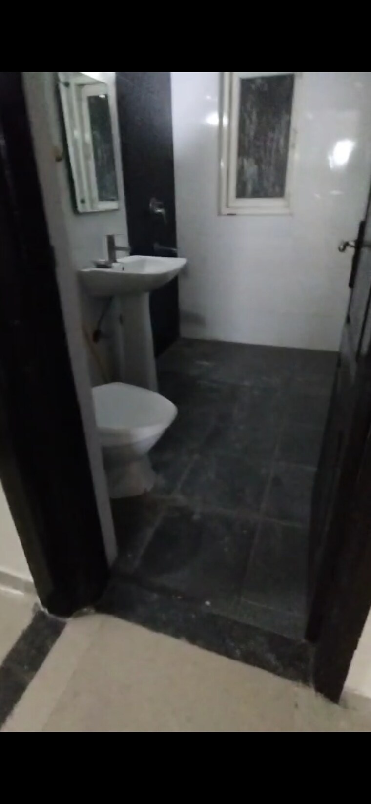 Attached Bathroom, sector 78 3 Bedroom 1600 Sq.Ft. Apartment In Sector 78 Faridabad 8723202