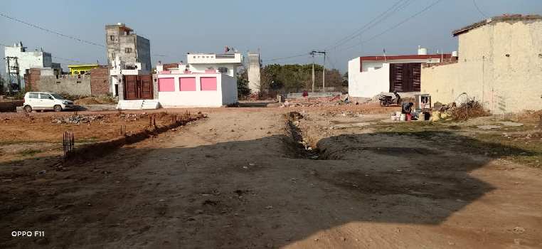 Plot For Sale in Laxmi Nagar