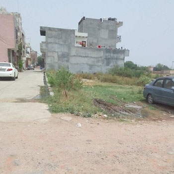 Plot For Sale in Laxmi Nagar
