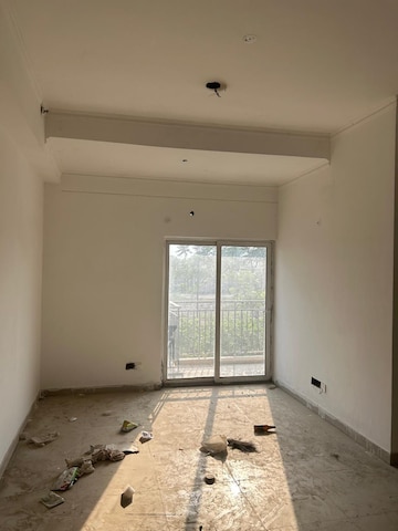 Room in 2 BHK Apartment at ATS Allure, Sector 22d Yamuna Expressway – for Sale