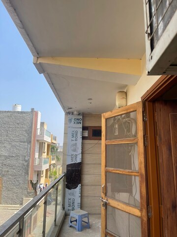 Staircase in 2 BHK Builder Floor at Sector 9a – for Rent