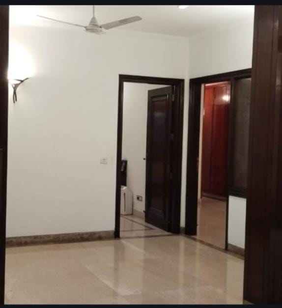 3 BHK + Servant Room Apartment For Sale in Unitech Heritage City