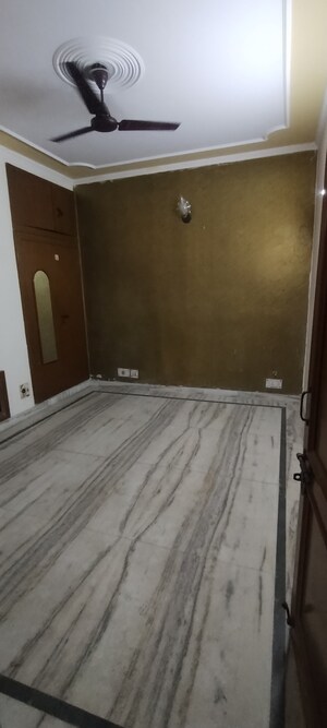 Furnished Amenities in 4 BHK Independent House at RWA Apartments Sector 19, Sector 19 – for Sale