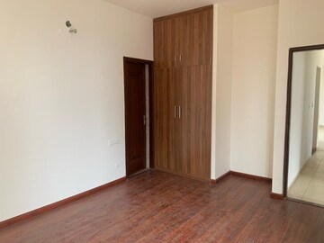 3.5 BHK Apartment For Rent in Sushma Valencia, International Airport Road