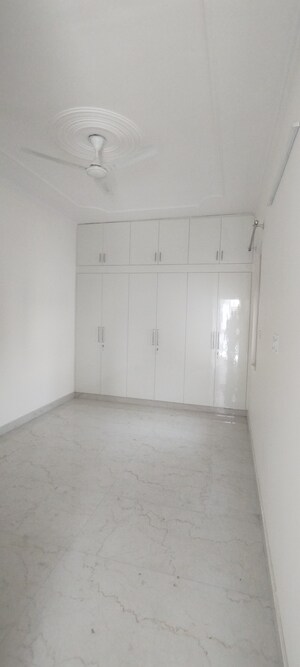 Room in 2 BHK Builder Floor at RWA Apartments Sector 26, Sector 26 – for Sale